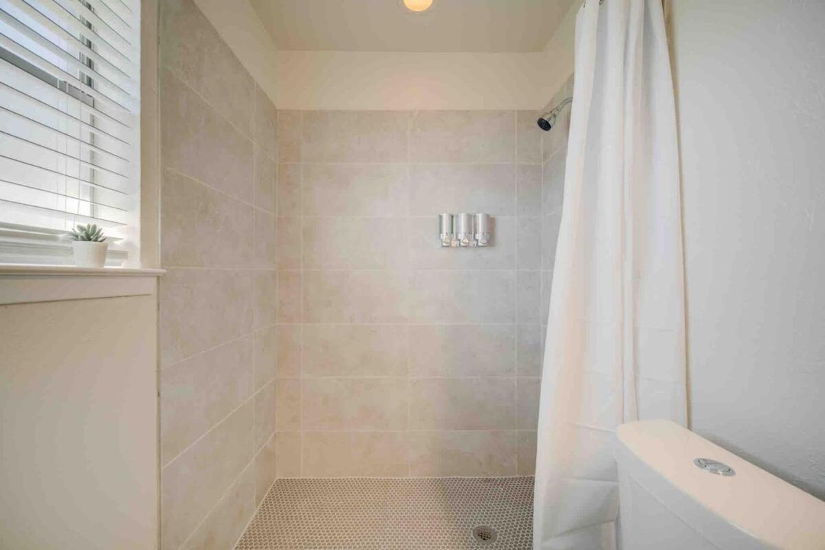 Stunning 4Br 2Ba Hot Tub Cozy Holiday Home In Plano Eksteriør bilde